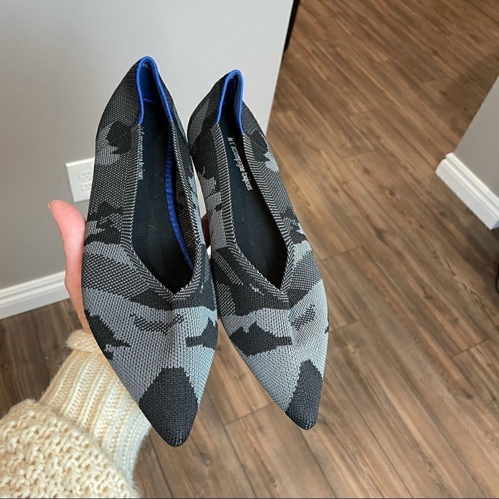 Pointed Black & Gray Animal Print Stretch Flats